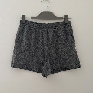 Vuori boyfriend shorts